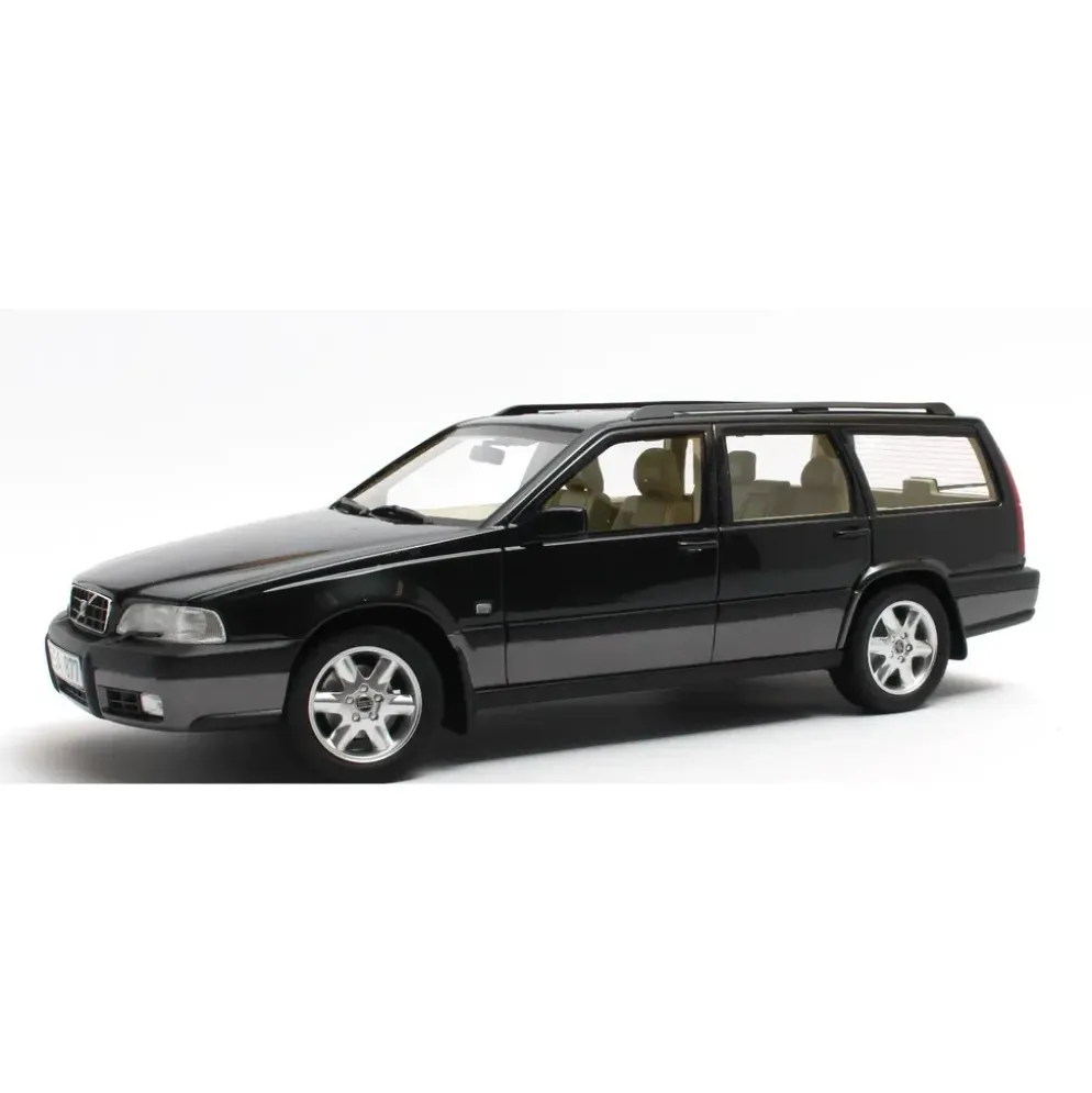 Volvo V70 XC - Generation 1 - Svart - Cult Scale Models - 1:18