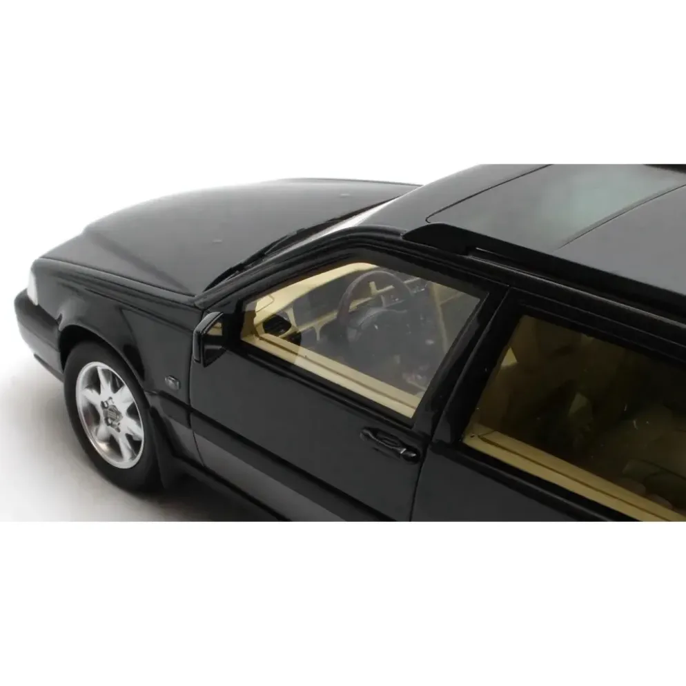 Volvo V70 XC - Generation 1 - Svart - Cult Scale Models - 1:18