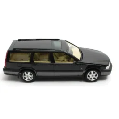 Volvo V70 XC - Generation 1 - Svart - Cult Scale Models - 1:18
