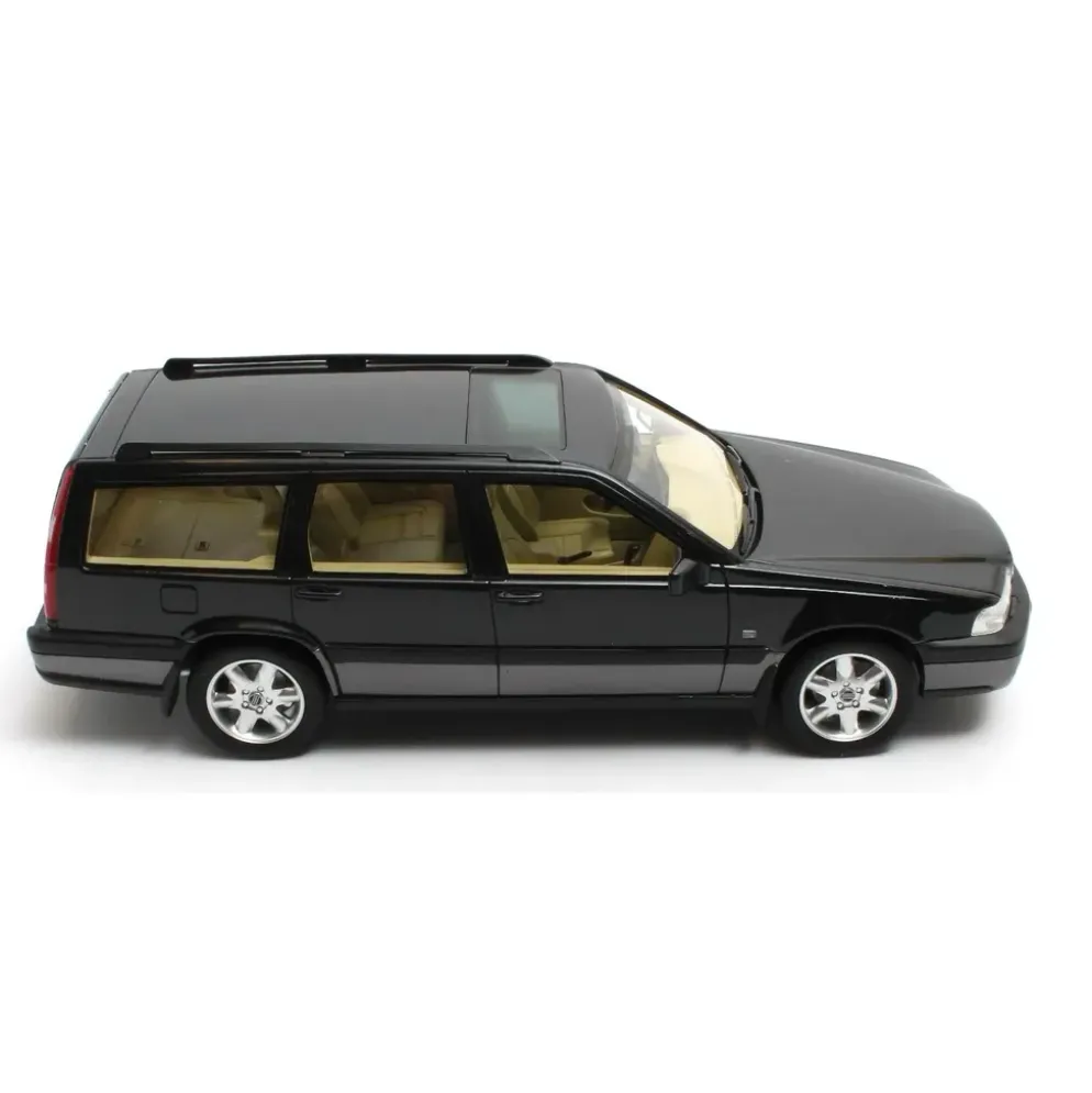 Volvo V70 XC - Generation 1 - Svart - Cult Scale Models - 1:18
